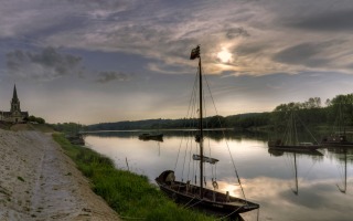 Francja - łodzie nad Loarą